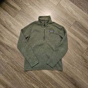 Patagonia Womans Green Zip Up Fleece Sweater